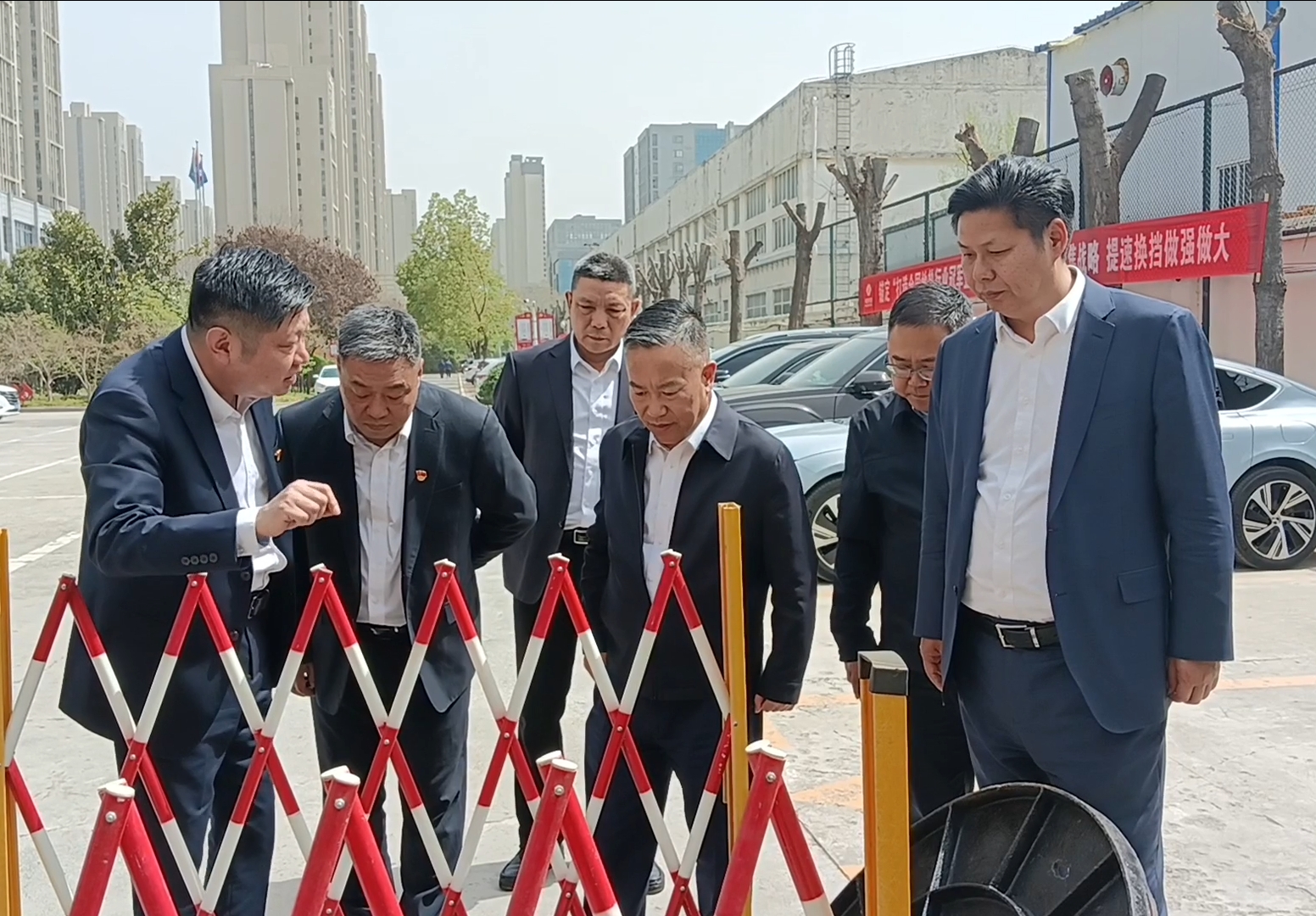 集团(股份)公司党委常委、纪委书记黄埔到公司调研